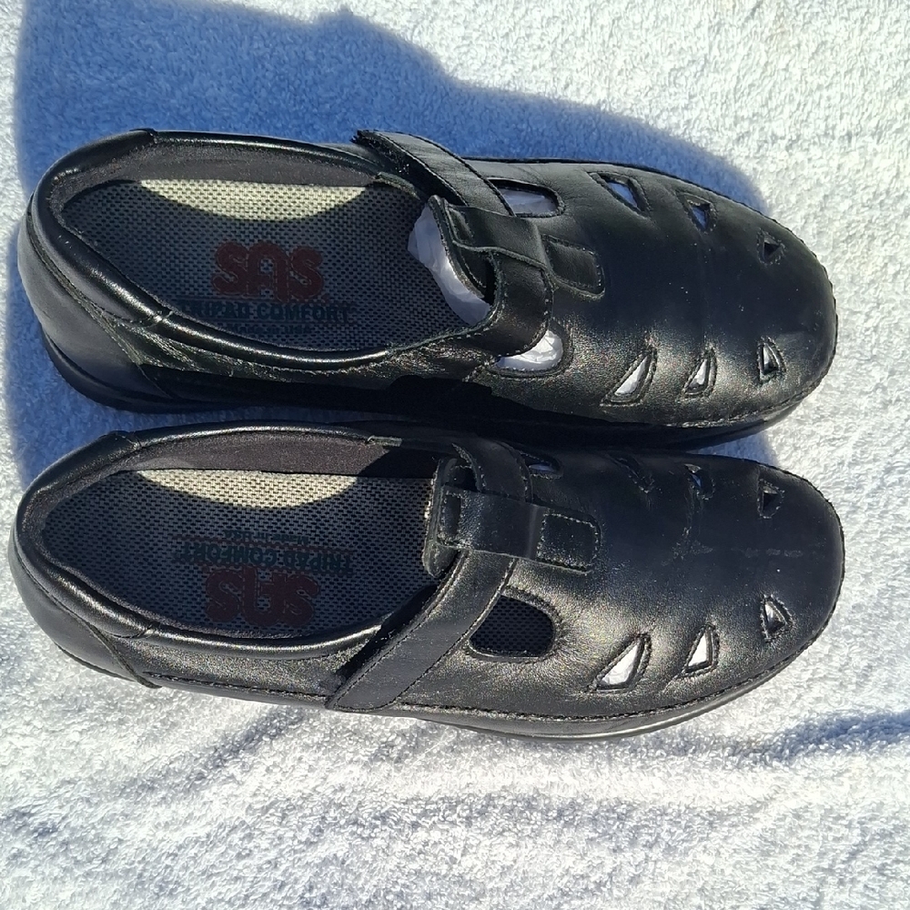 SAS Black Cut-Out Leather Shoes